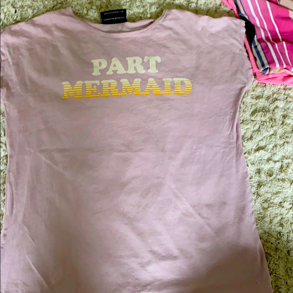 t shirt.